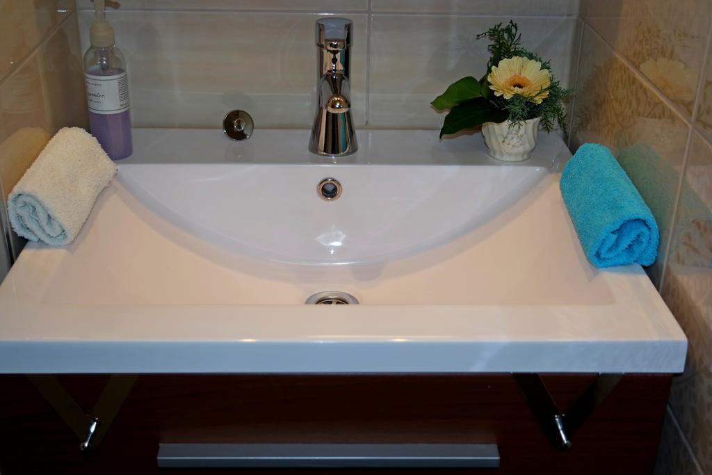 Belvarosi Studio Apartman Győr Buitenkant foto
