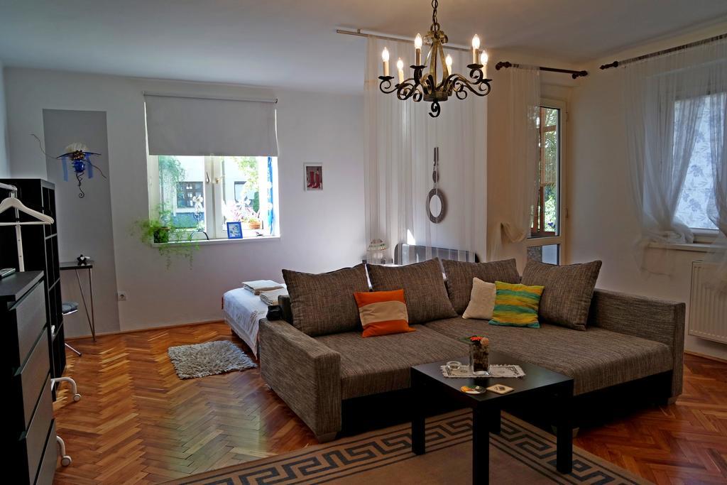 Belvarosi Studio Apartman Győr Buitenkant foto
